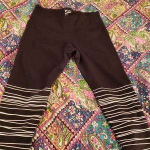 Old Navy black leggings with white stripes